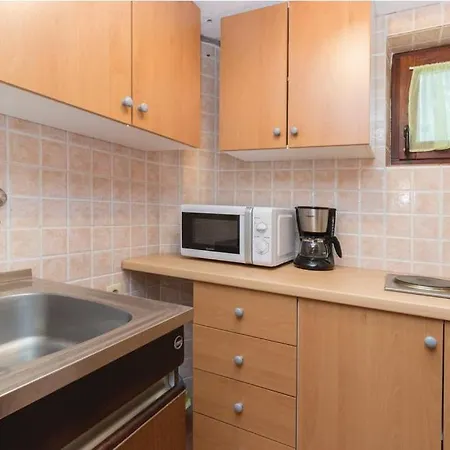 Cizmesija * تكون