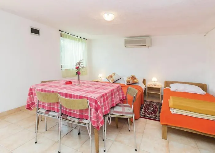 Cizmesija * تكون